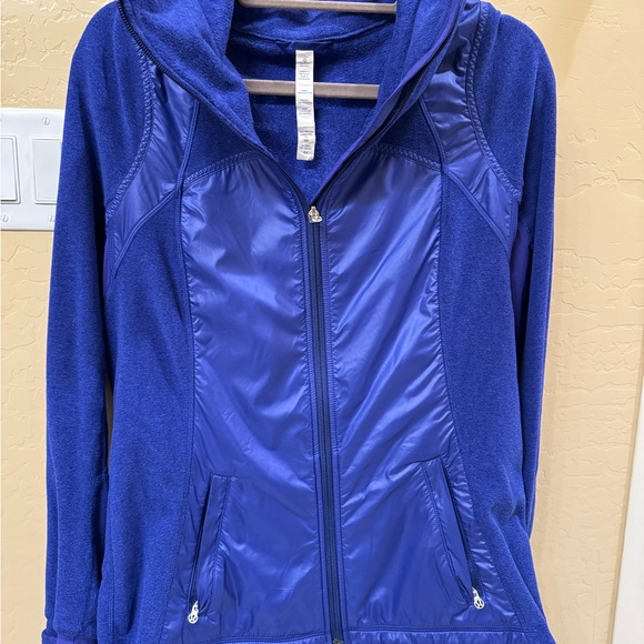 Lululemon Gust Buster Jacket. Women’s Size 10. Pigment Blue. - Picture 2 of 11